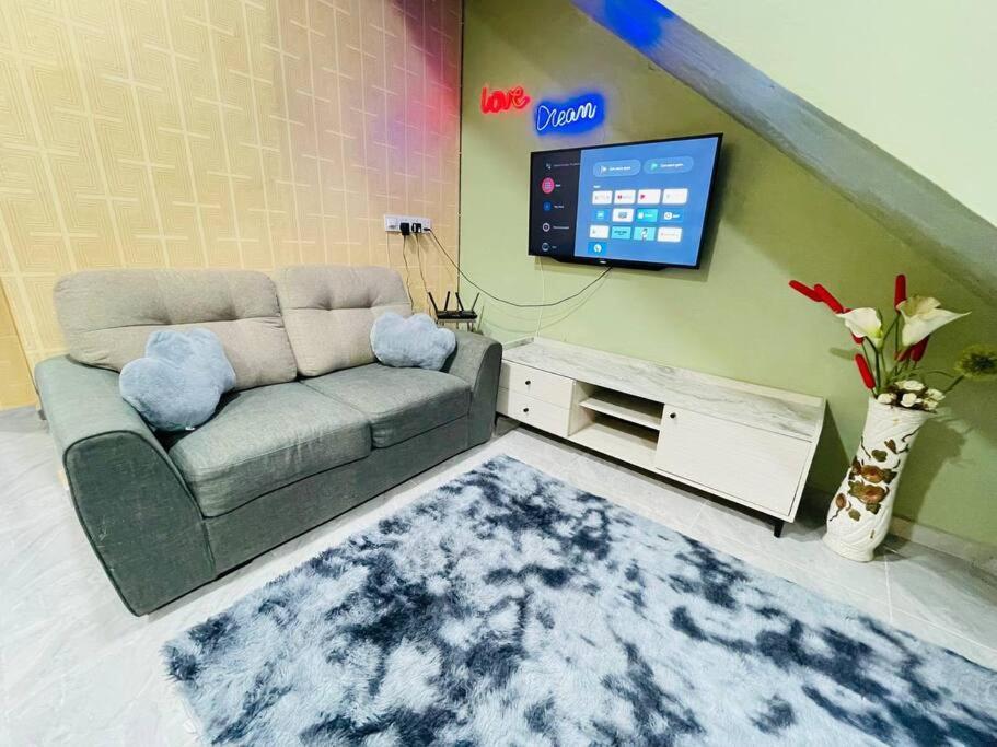 Holiday home Cozy Retreat 5min Aeonpalm Resort15min Senai Airport